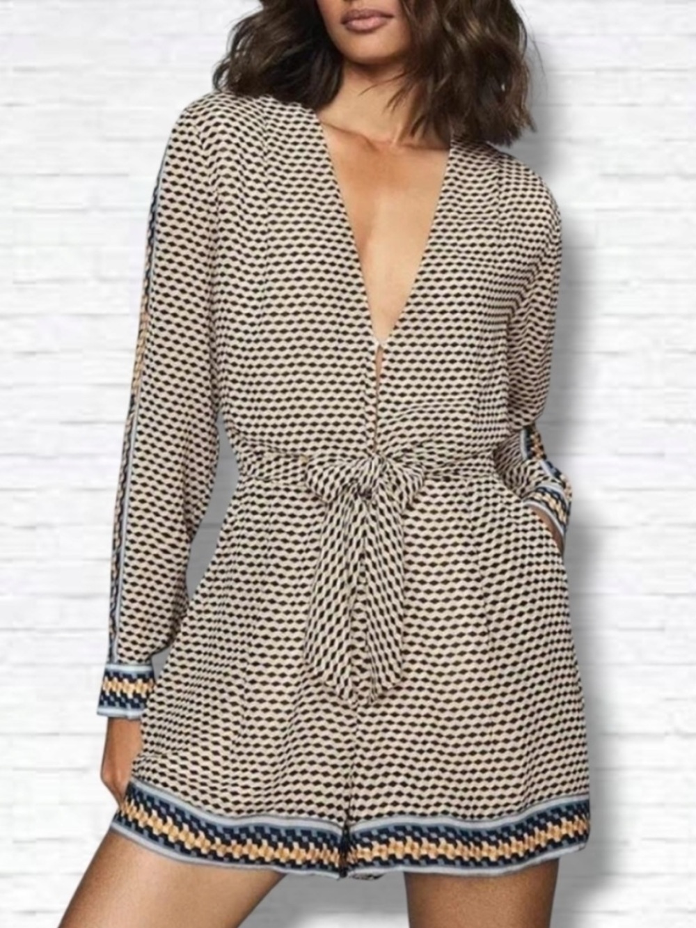 Reiss "Hazel" V-Neck Romper US 0/EU 32 - NWT
